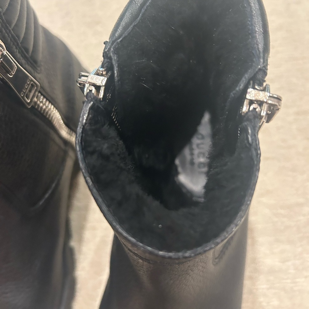 GUCCI MOTO 7.6 Black Leather Ankle Boots with Zipper - Picture 4 of 4